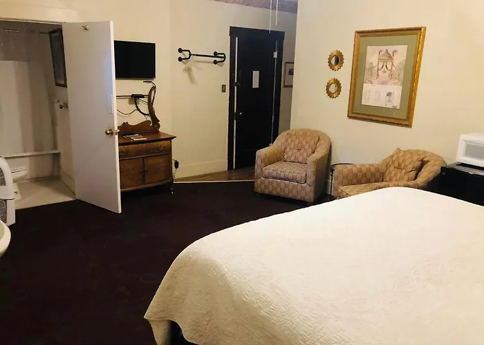 Historic Palace Hotel